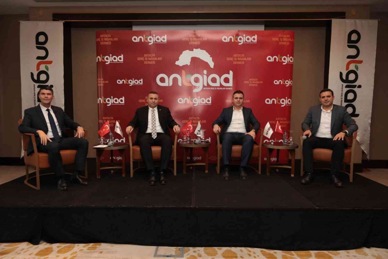 Antalya’da enerji verimliliği ve geleceği konuşuldu