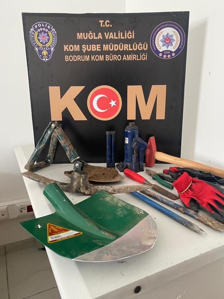 Bodrum’da kaçak kazıya baskın: 2 gözaltı