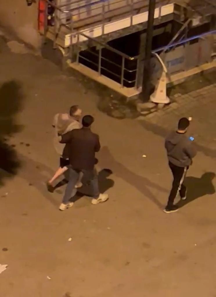 Pendik’te iki kardeş arasında kavga: Babaları ortalığı ayağa kaldırdı