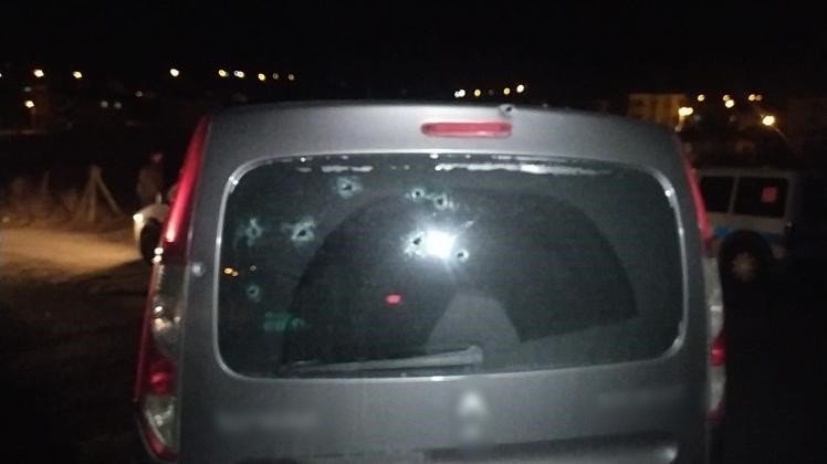 Çorum’da iki grup arasında bıçaklı silahlı kavga: İhbara giden polis aracına kurşun isabet etti