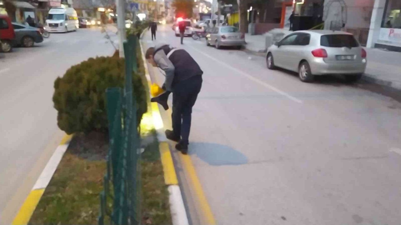 Tartıştığı kişiyi sokak ortasında silahla vurdu