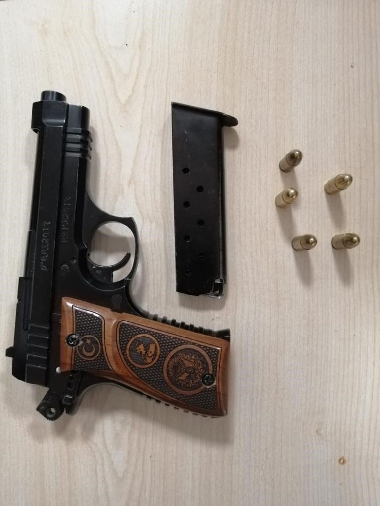 Denizli’de kumar ve fuhuş operasyonunda 11 kişi yakalandı