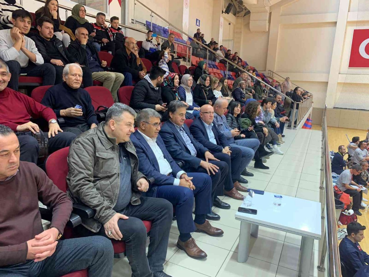 Demir Kartal hedefine emin adımlarla ilerliyor