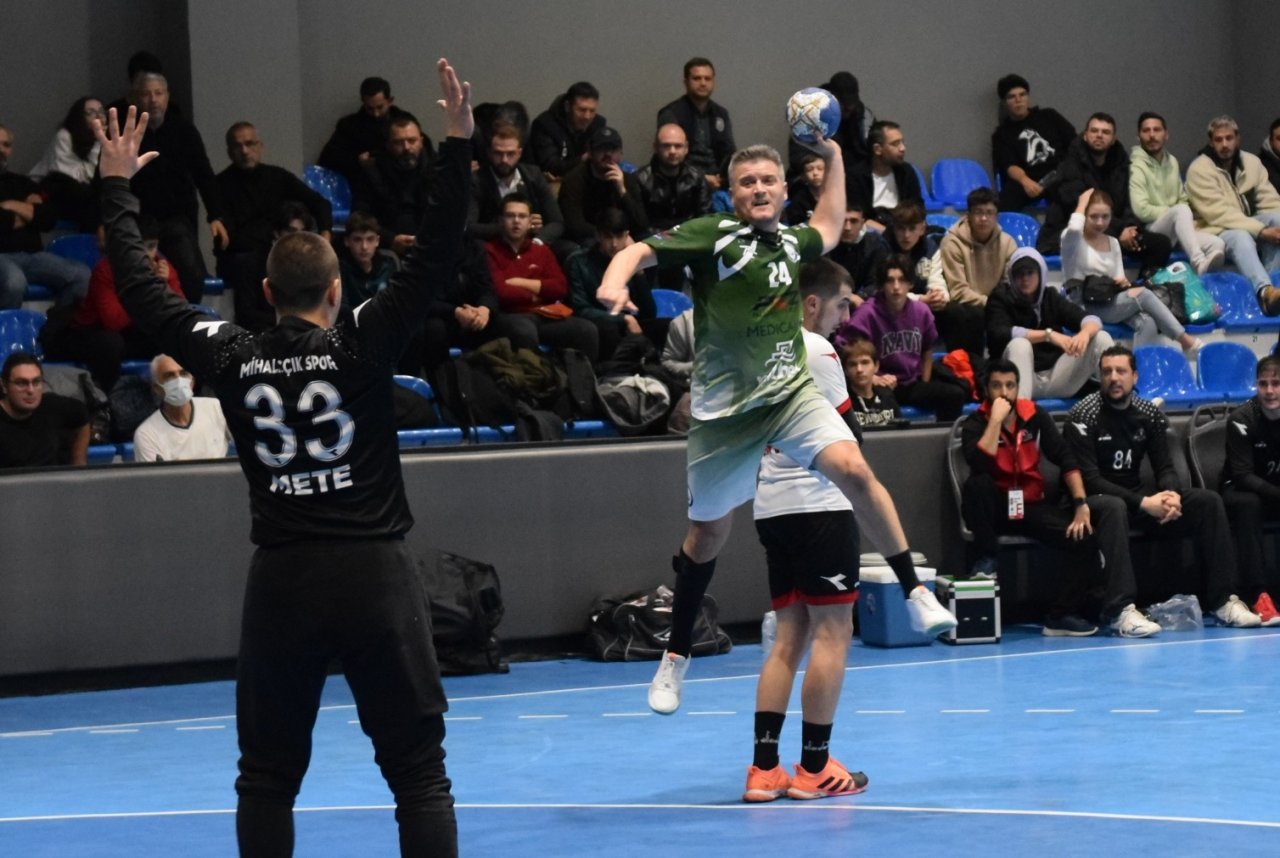 Çekişmeli maçın galibi Nilüfer Belediyespor