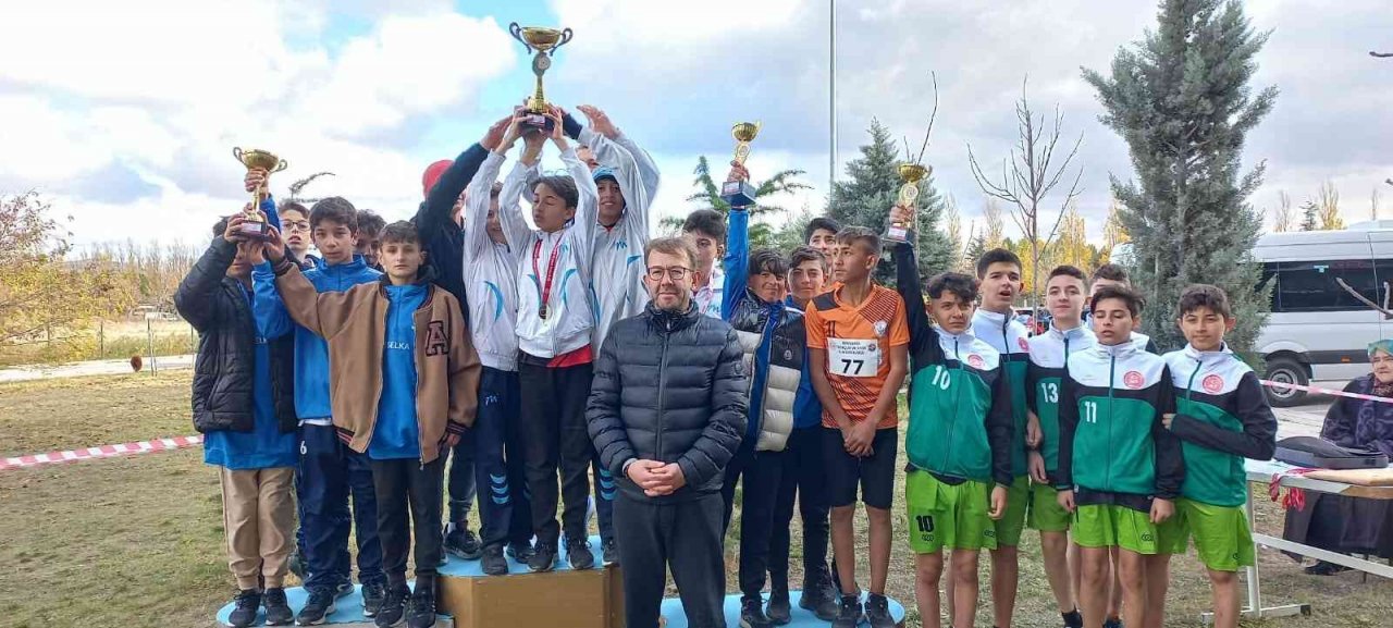 Okul Sporları Kros müsabakaları sona erdi