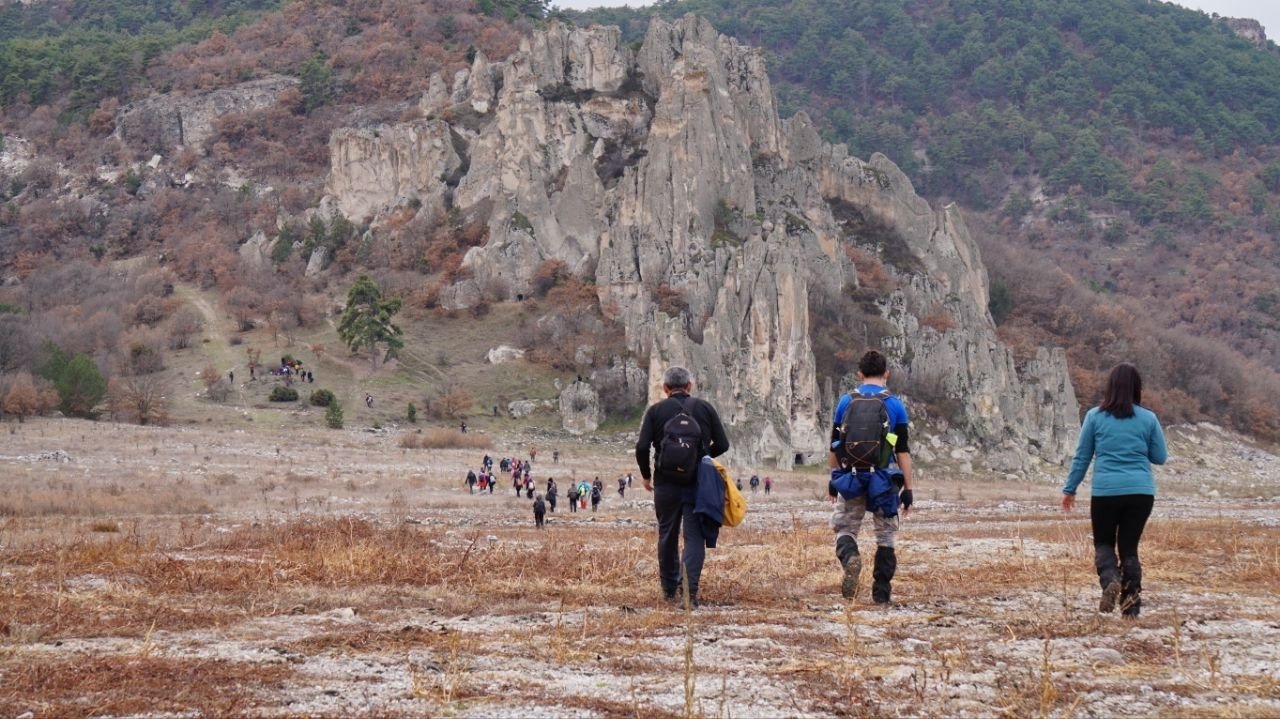 Doğa tutkunları Yılanlı Vadi’de 20 kilometre yürüdü