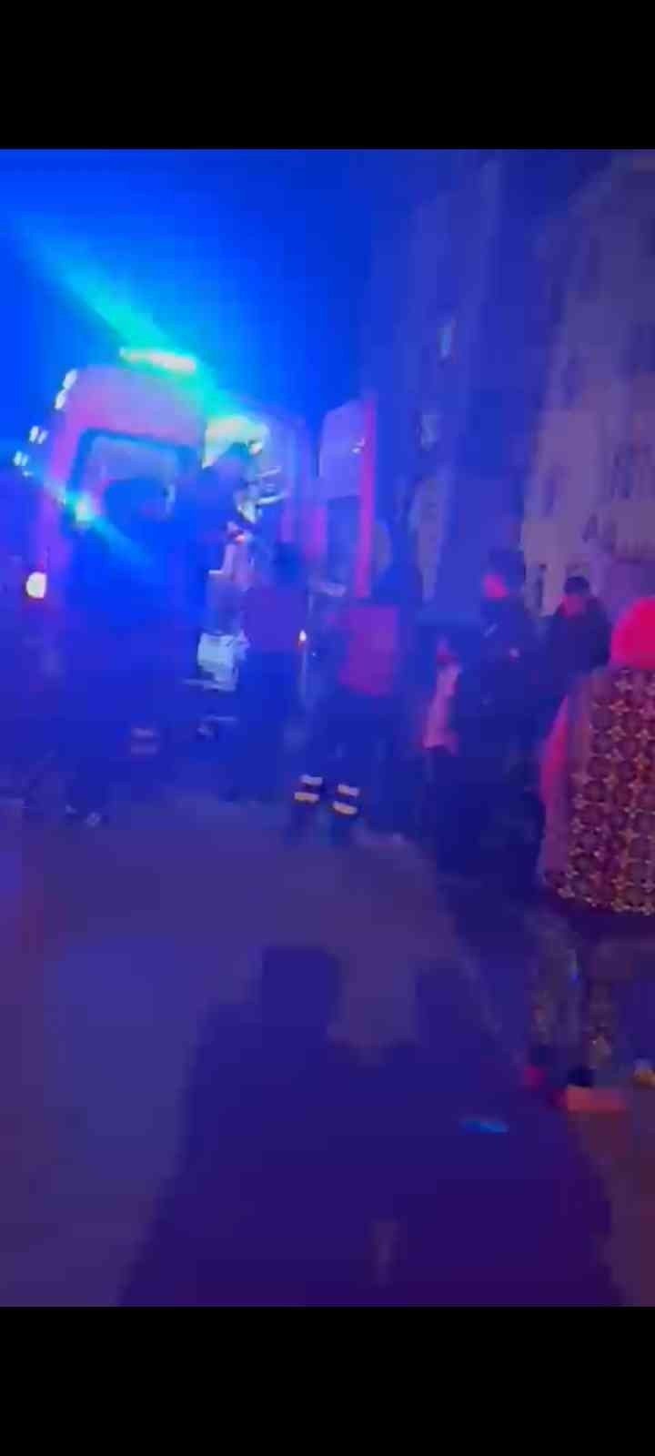 Eyüpsultan’da bir kadın eski kocası tarafından sokak ortasında bıçaklandı