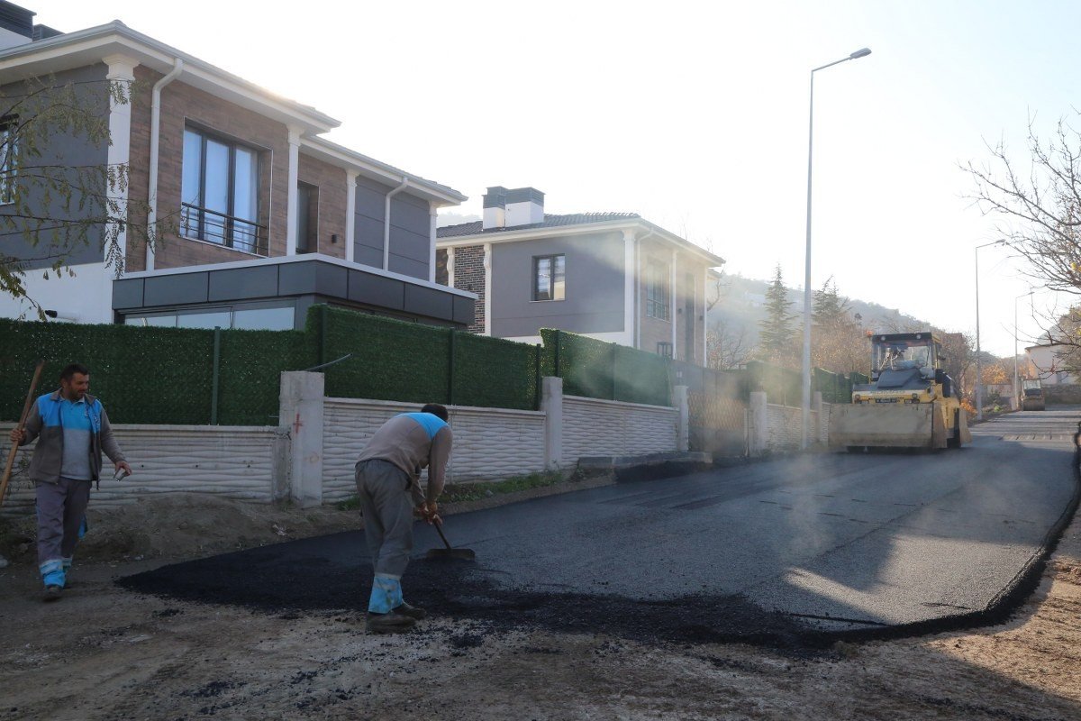 Melikgazi Belediyesi Altınoluk Mahallesi’nde asfalt çalışmasına başladı
