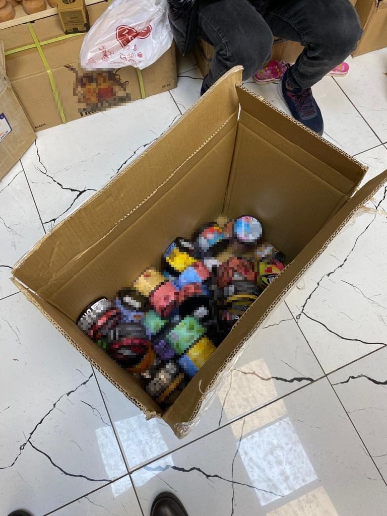 İstanbul’da kaçak sigara operasyonu: Piyasa değeri 300 bin lira olan sigara ele geçirildi