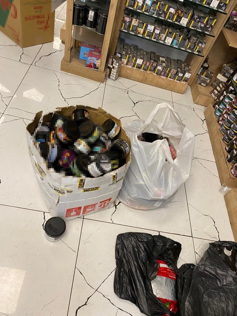 İstanbul’da kaçak sigara operasyonu: Piyasa değeri 300 bin lira olan sigara ele geçirildi