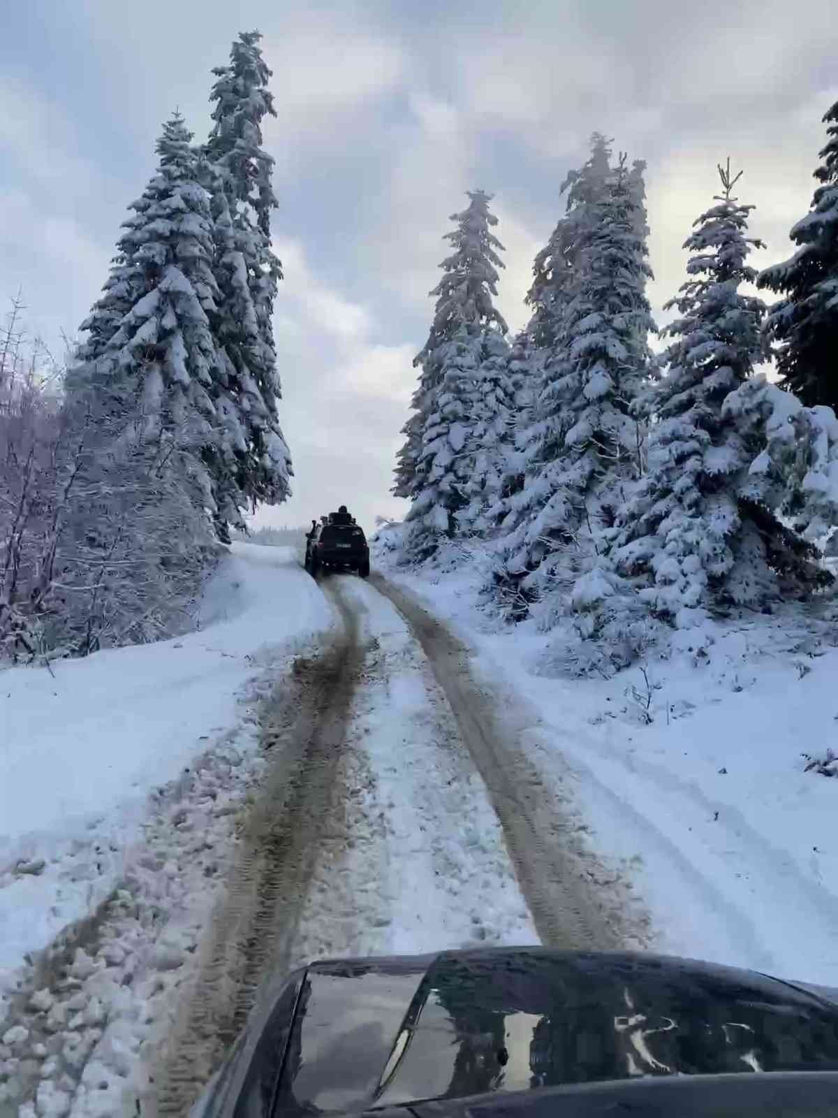Doğa tutkunları karın keyfini araçlarıyla çıkardı