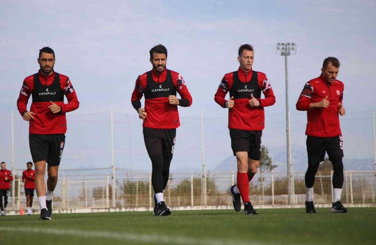 Sivasspor hücum ve savunma çalıştı