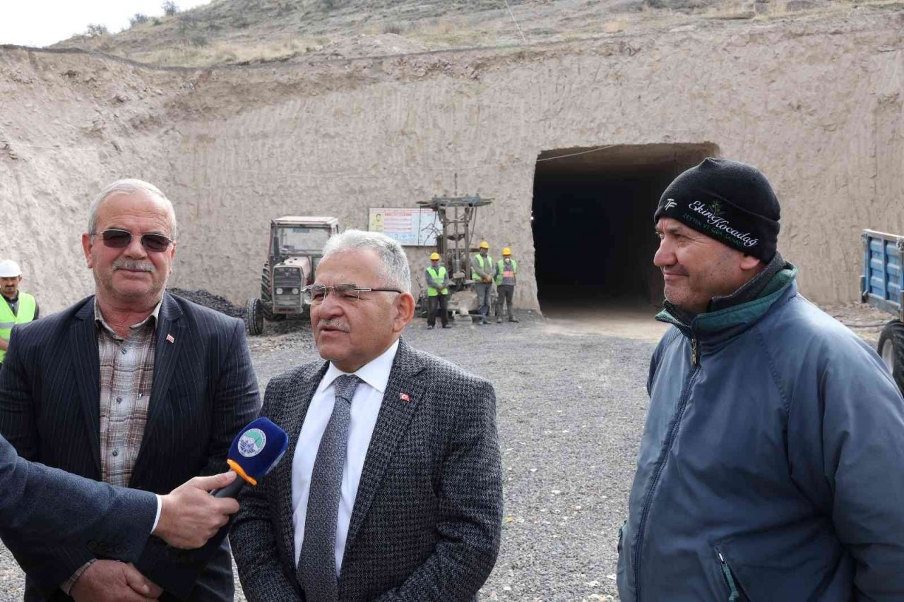 Başkan Büyükkılıç, yapımı devam eden kayadan oyma müzeyi inceledi