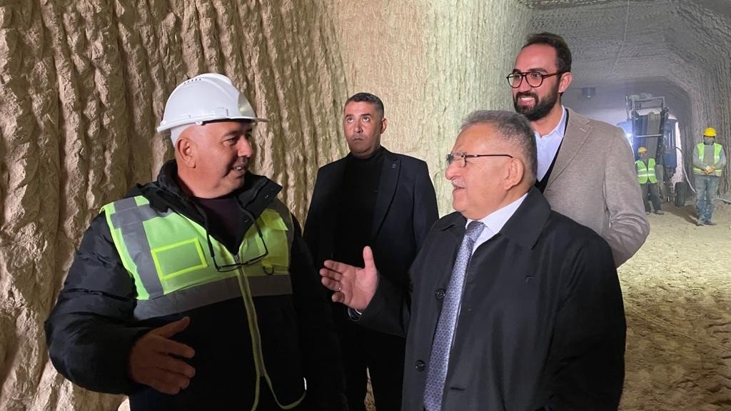 Başkan Büyükkılıç, yapımı devam eden kayadan oyma müzeyi inceledi