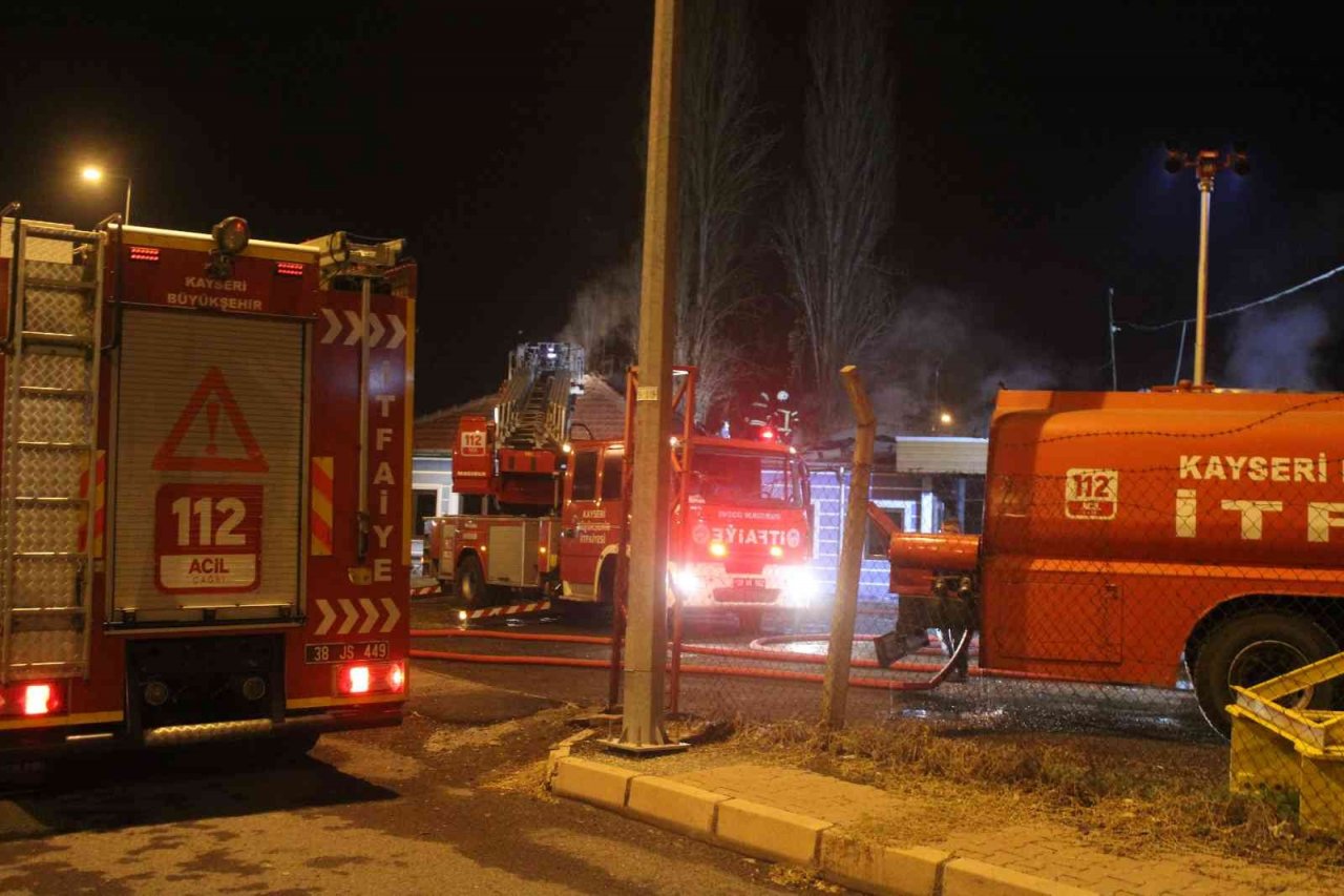 Kayseri’de bekçi kulübesinde yangın paniği
