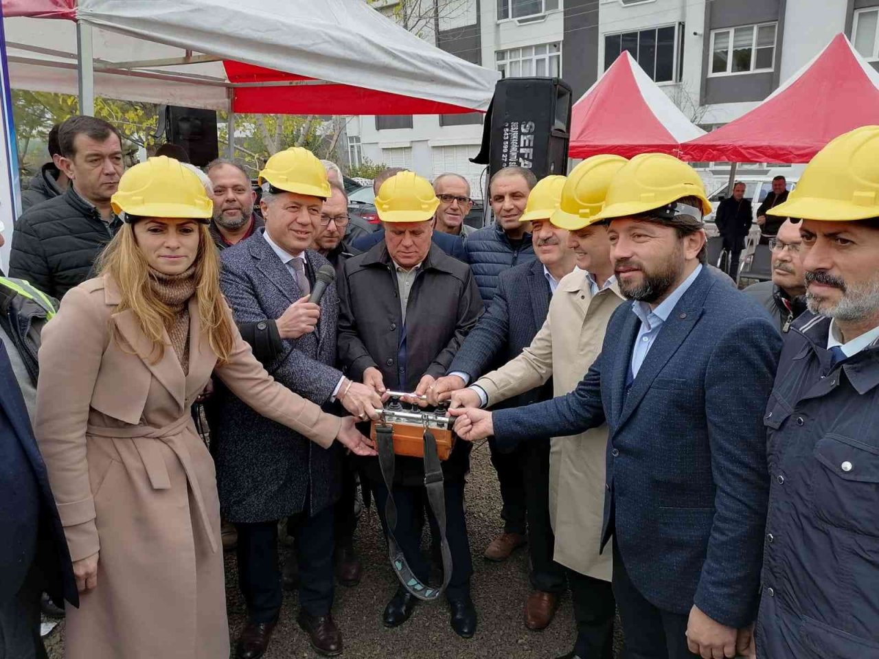 Soma’da yarı olimpik yüzme havuzunun temeli atıldı