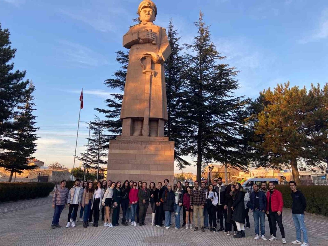 Turizm bölümü öğrencileri Derinkuyu yeraltı şehrini gezdi