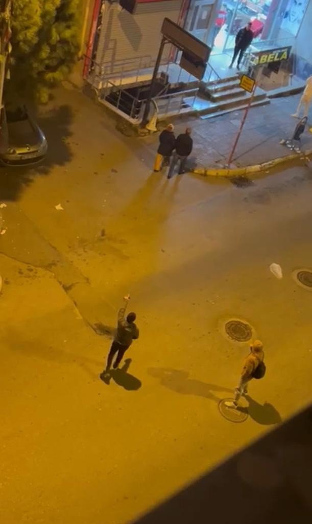 Pendik’te iki kardeş arasında kavga: Babaları ortalığı ayağa kaldırdı