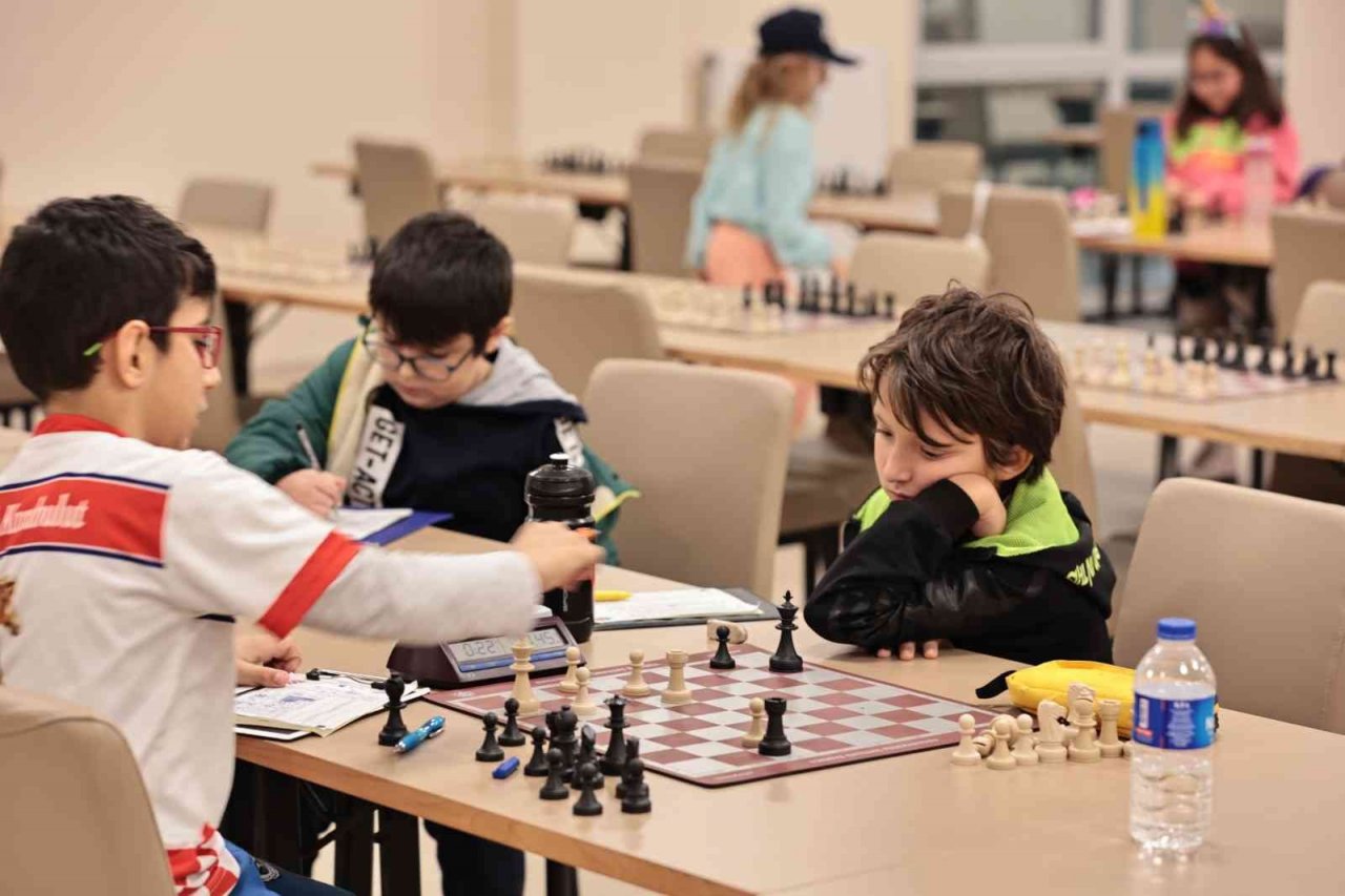 Denizli’de 205 sporcu il birincisi olmak için hamle yaptı