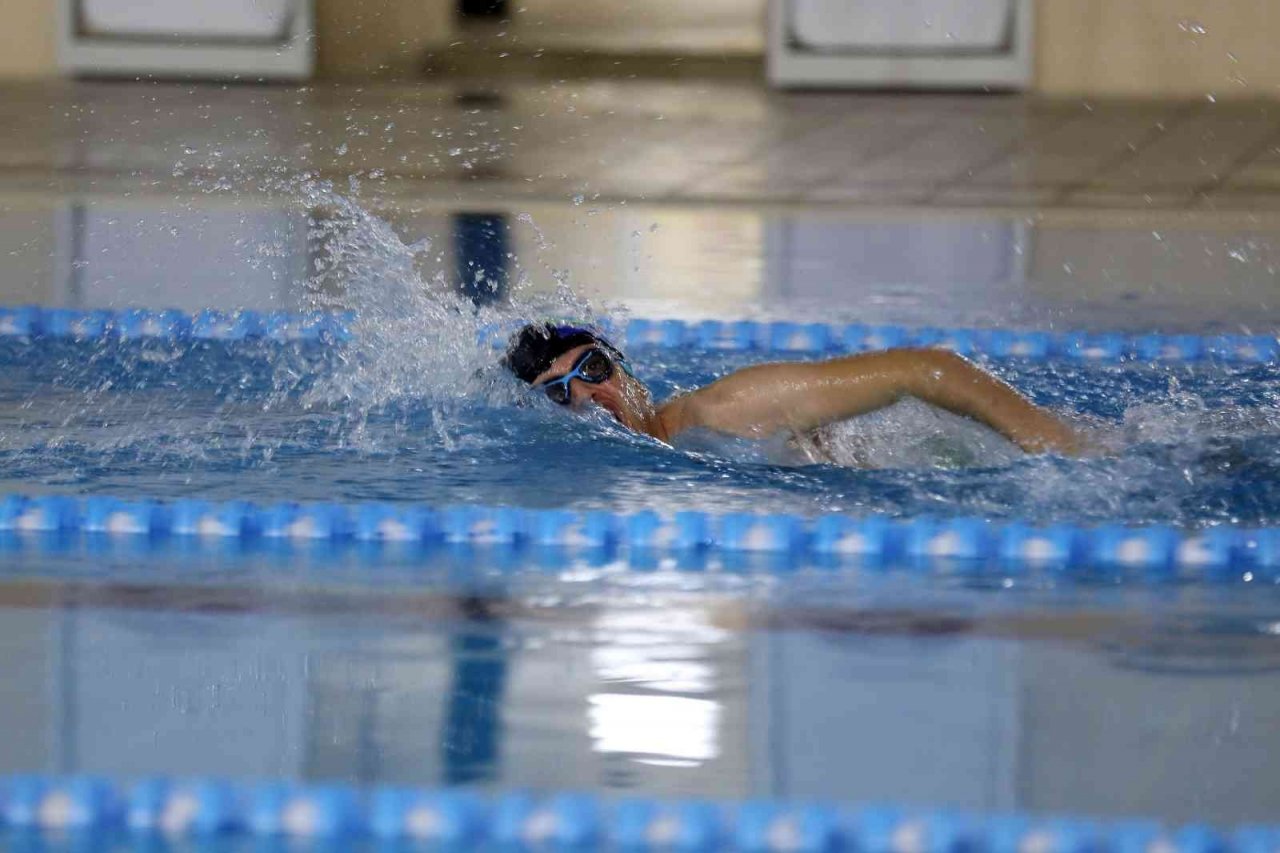 Yenimahalle’nin engelsiz kulaçları şov yaptı