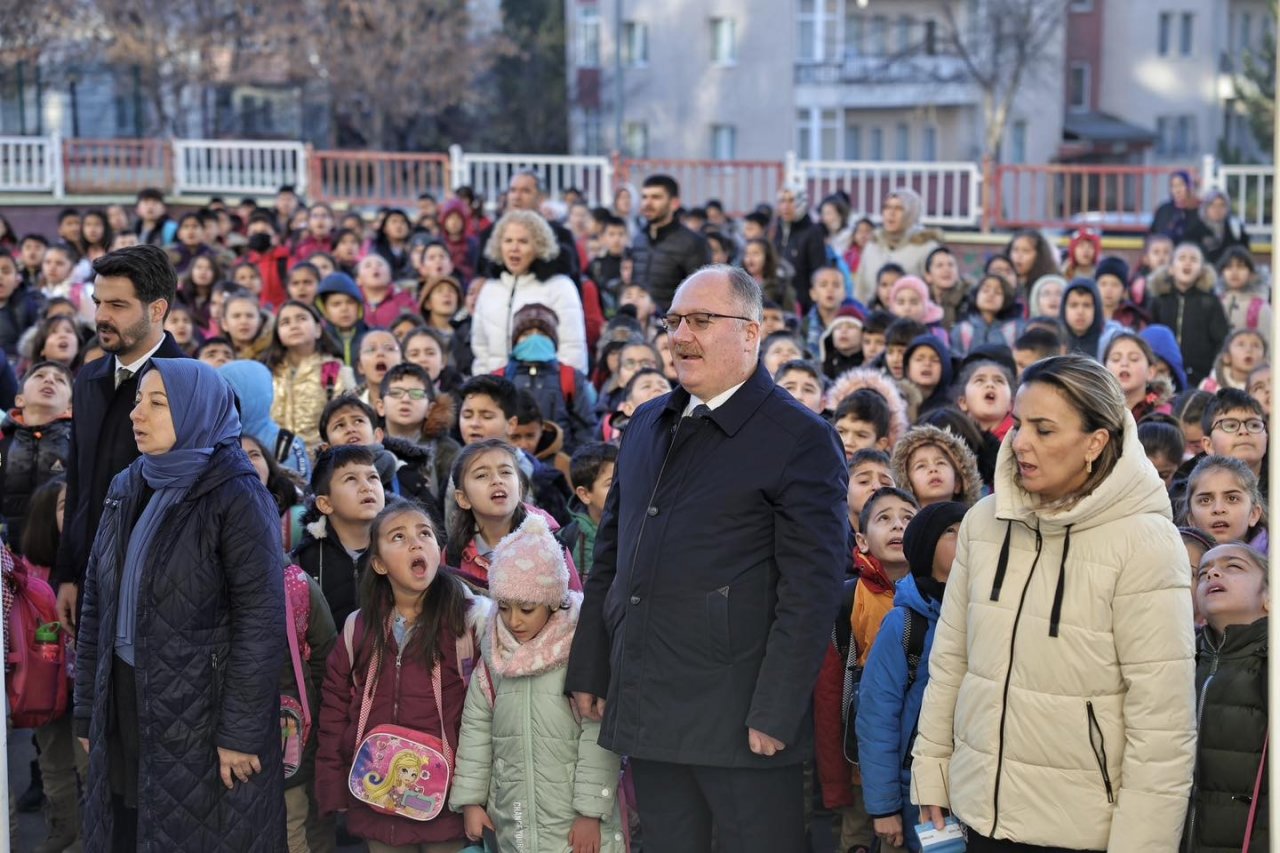 Bilgin’den öğrencilere en güzel hediye