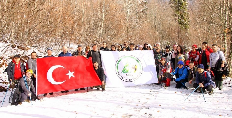 Karla kaplı yaylalarda doğa yürüyüşü