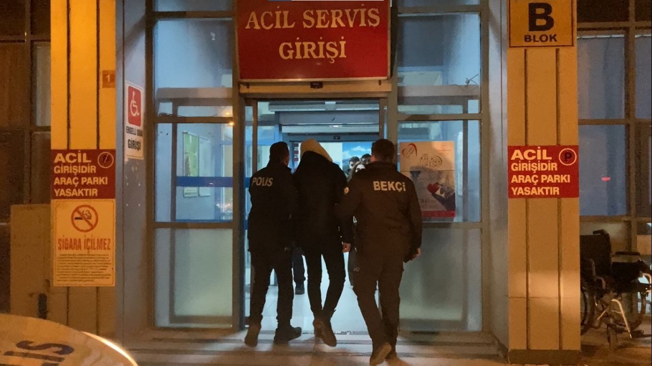 Yol verme tartışması bıçaklı kavgaya dönüştü: 1 yaralı