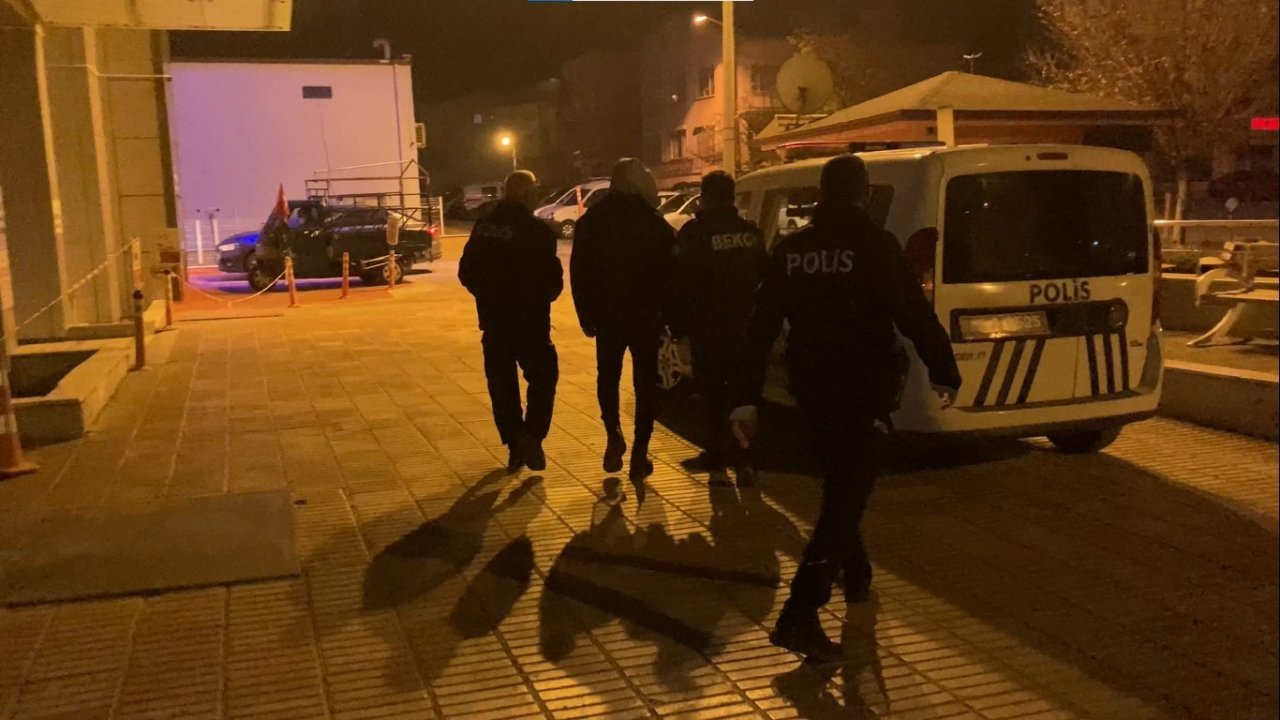 Yol verme tartışması bıçaklı kavgaya dönüştü: 1 yaralı