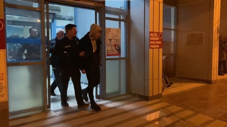 Yol verme tartışması bıçaklı kavgaya dönüştü: 1 yaralı