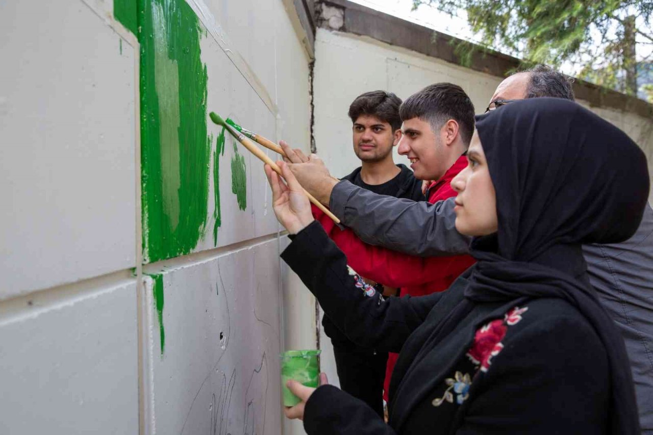 Farkındalığı renklerle sağladılar