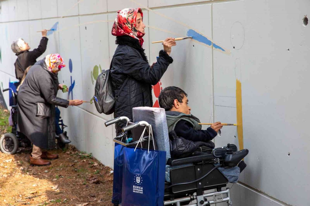 Farkındalığı renklerle sağladılar