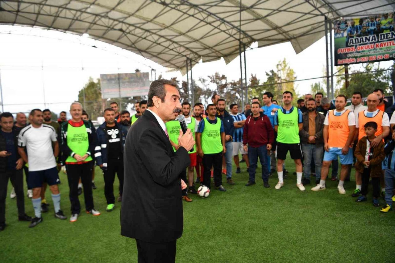 Çukurova Belediyesi birimler arası futbol turnuvası başladı