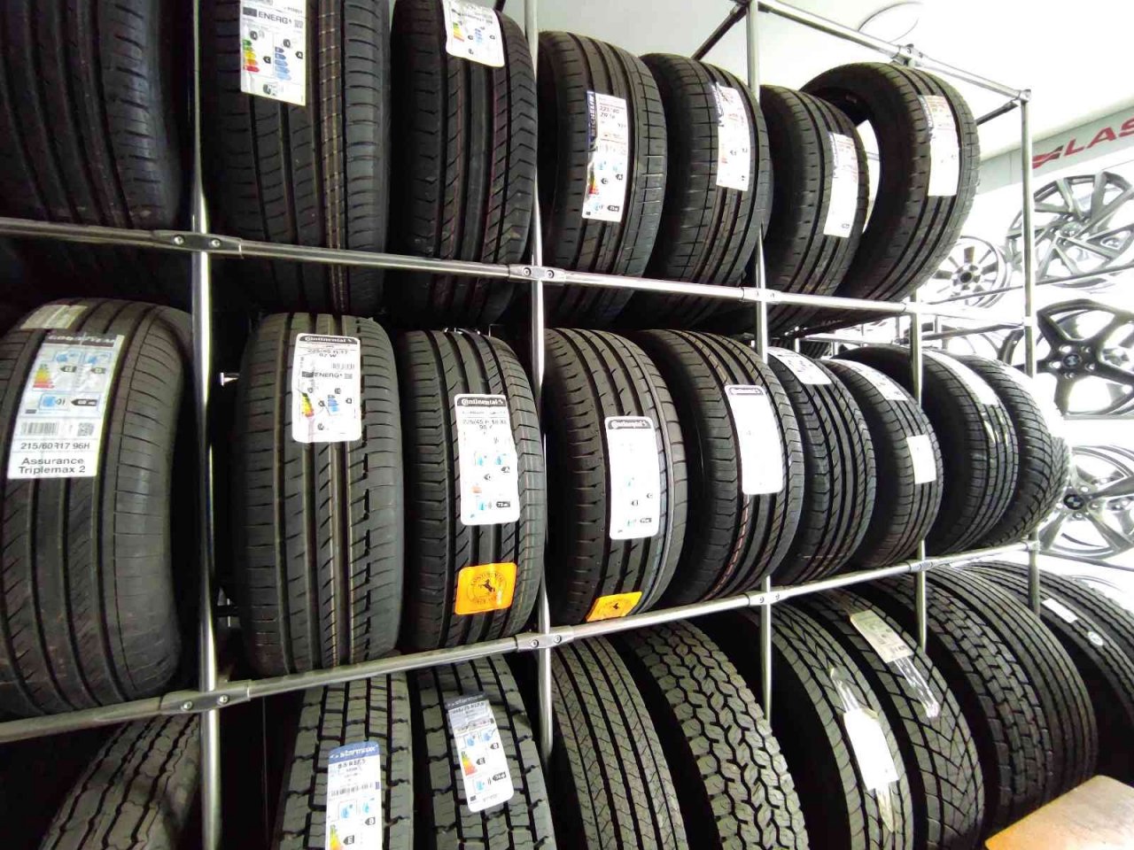 Kış lastiği zorunluluğu başlıyor: Lastikçilerde yoğun mesai