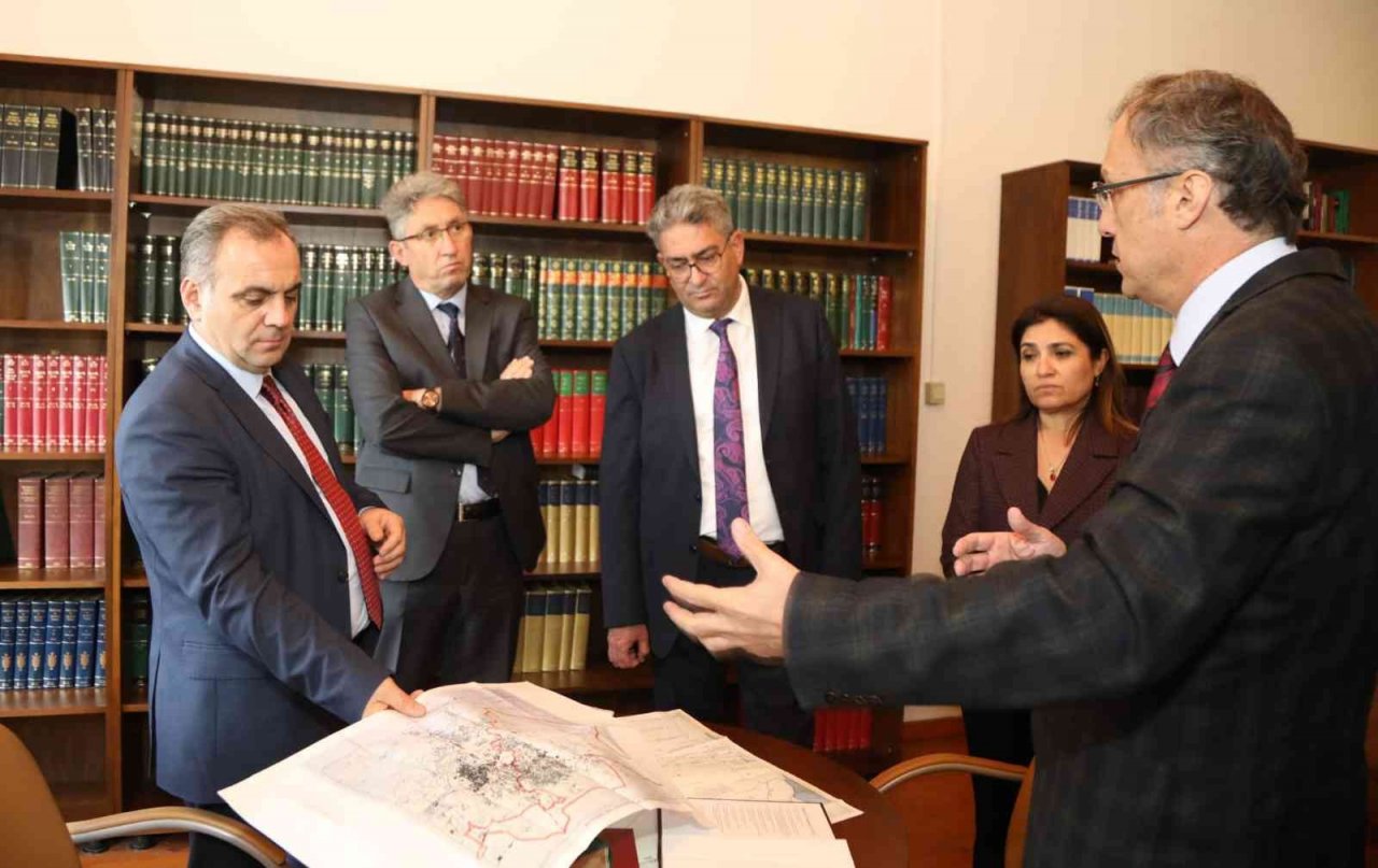 Rektör Altun’dan, ERUSAM’a ziyaret