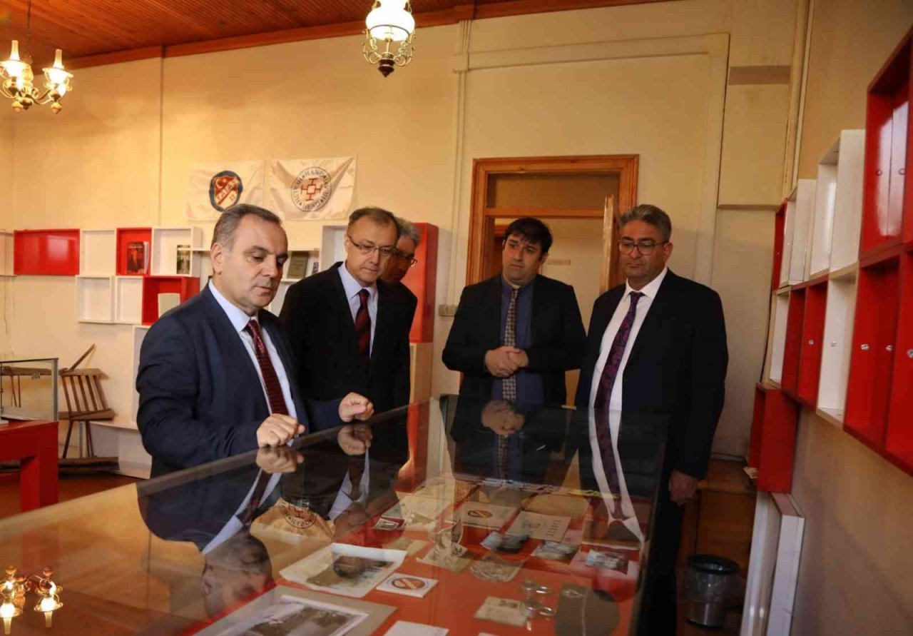 Rektör Altun’dan, ERUSAM’a ziyaret