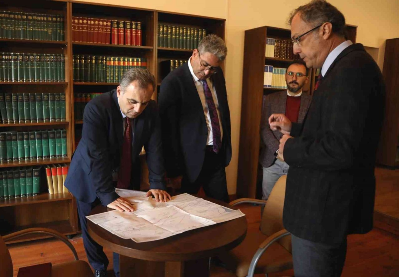 Rektör Altun’dan, ERUSAM’a ziyaret