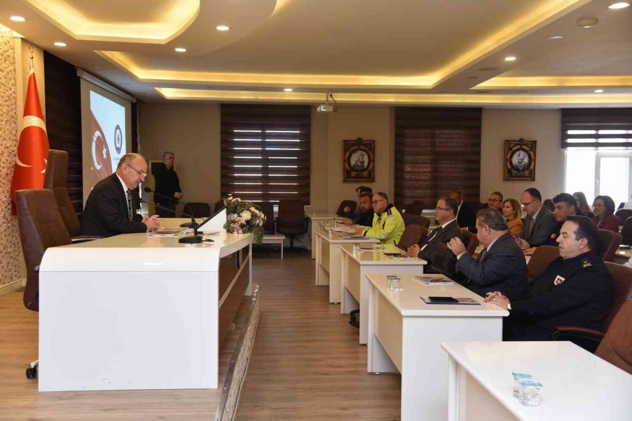 Manisa’da kış mevsiminde alınacak trafik tedbirleri görüşüldü