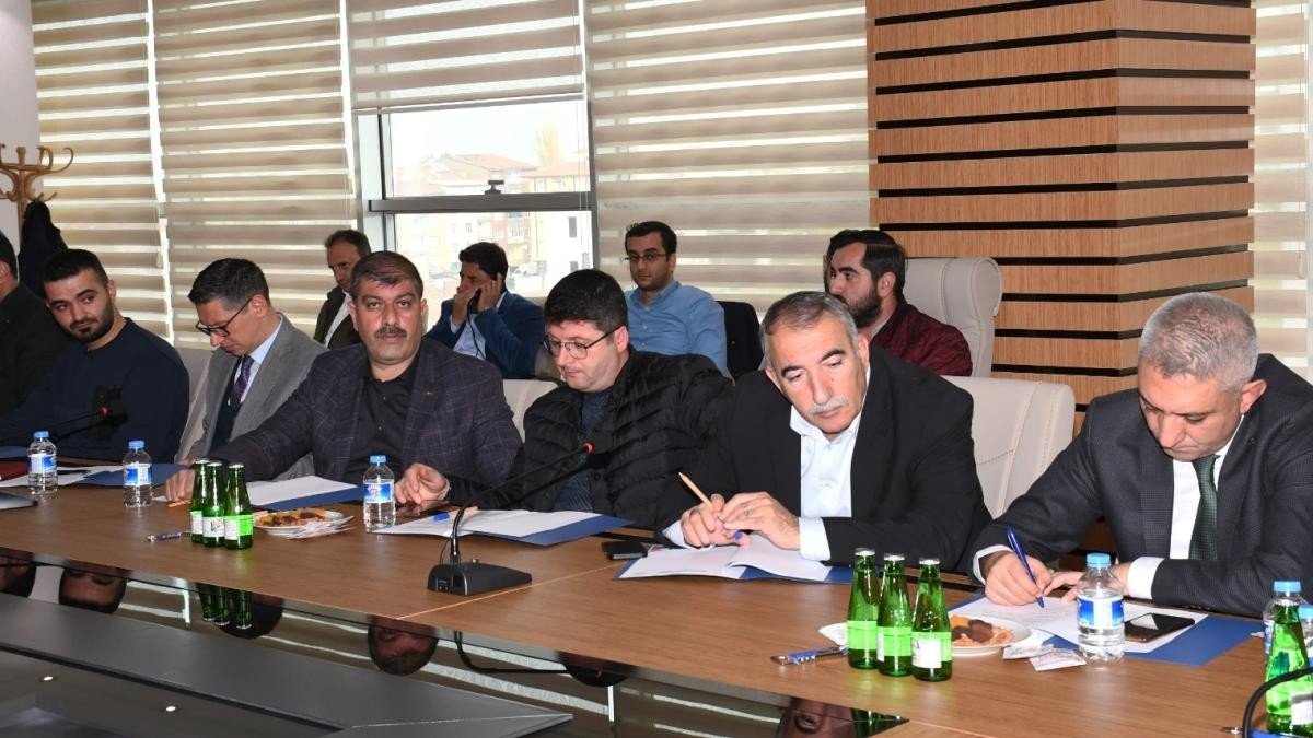 Kayısıda yeni pazar yeri arayışı