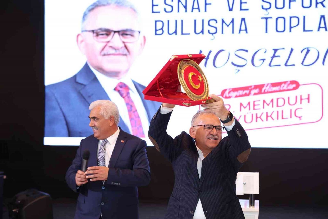 Başkan Büyükkılıç Halk Otobüsçüleri İle Buluştu