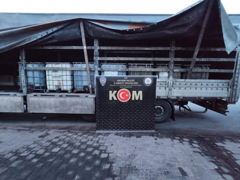 17 ton karışımlı akaryakıtı piyasaya süremeden yakalandılar