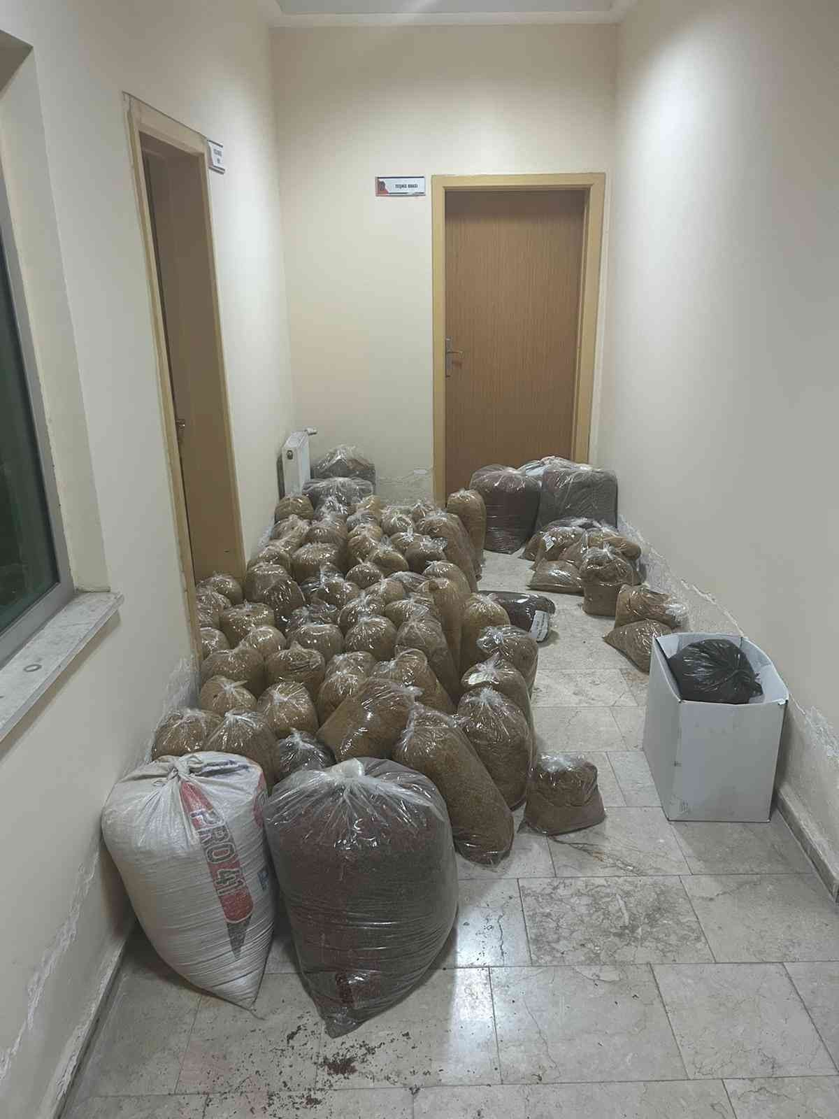 Hatay’da kaçak tütün ve makaron operasyonu