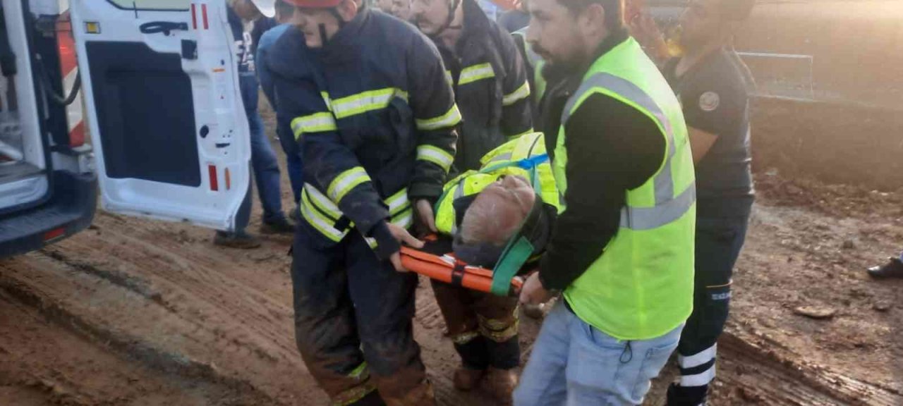 Şantiyede göçük altında kalan işçi itfaiye ekipleri tarafından kurtarıldı