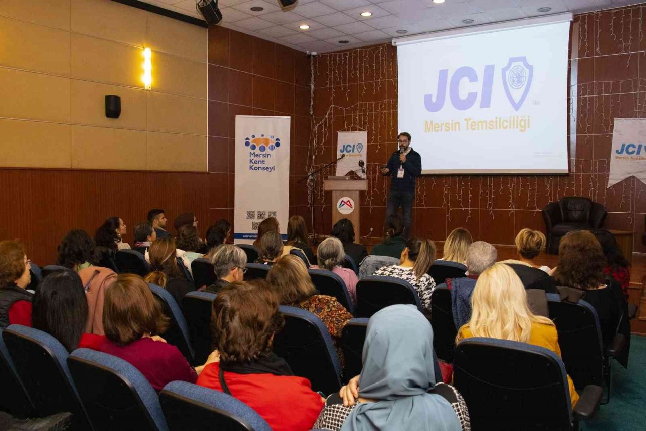 Üretici kadınlara ’dijital pazarlama eğitimi’ verildi