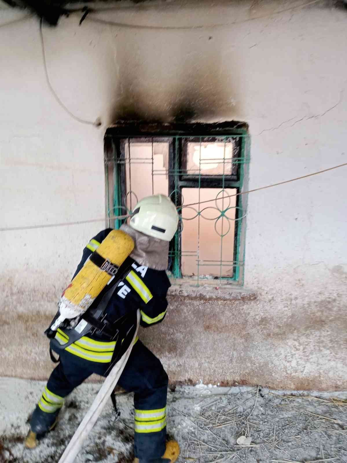 Yatağan’da ev yangını