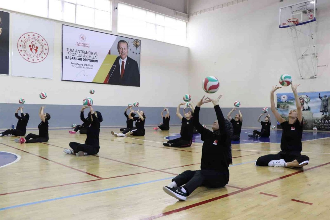Oturarak Voleybol Kadın A Milli Takımı Karaman’da çalışmalara devam ediyor