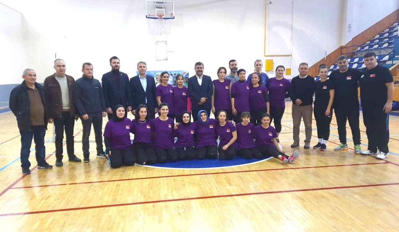 Oturarak Voleybol Kadın A Milli Takımı Karaman’da çalışmalara devam ediyor
