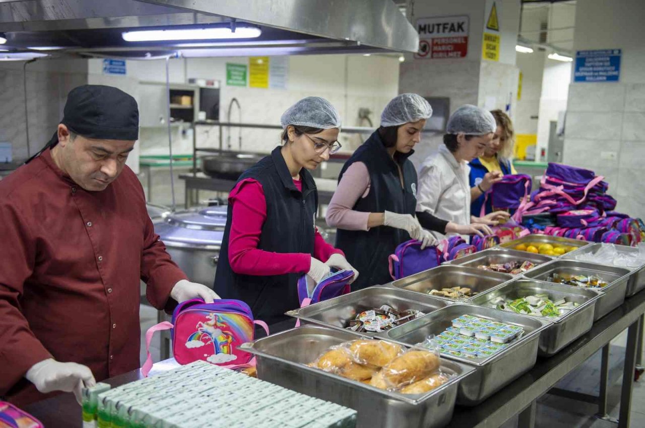 İhtiyaç sahibi öğrencilerin kahvaltısı Seyhan Belediyesinden