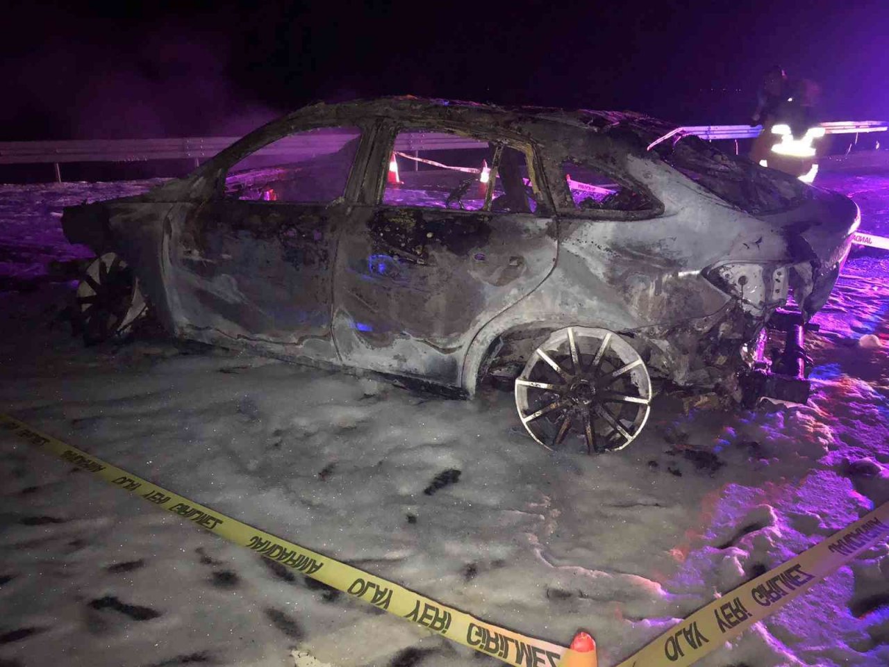 Ankara-Niğde Otobanında kaza;3 ölü 1 yaralı