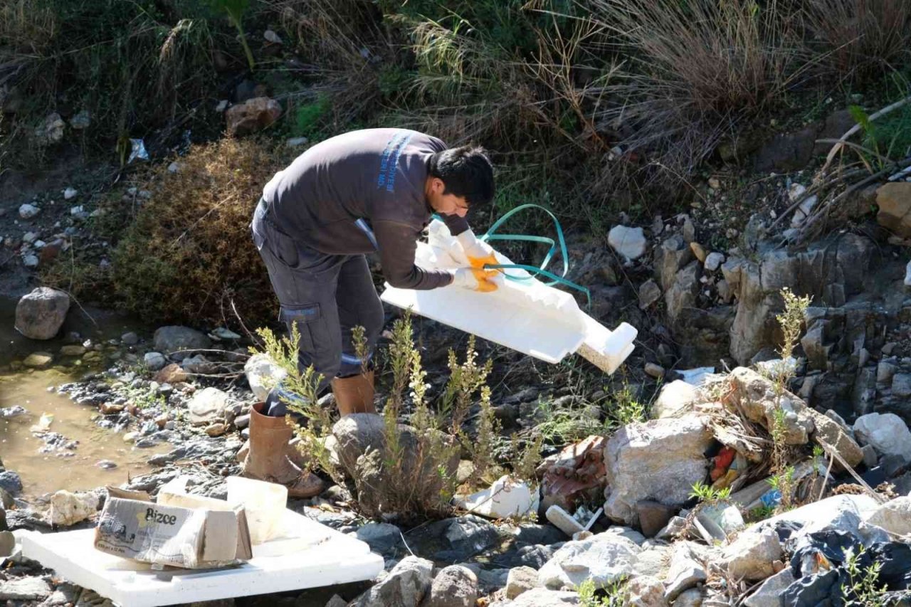 Atıkların sahibi faturadan tespit edildi