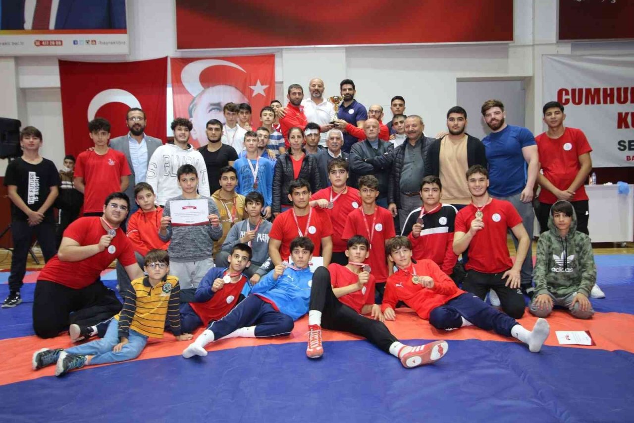 Bayraklı Belediyesi’nden 3 yılda 666 madalya